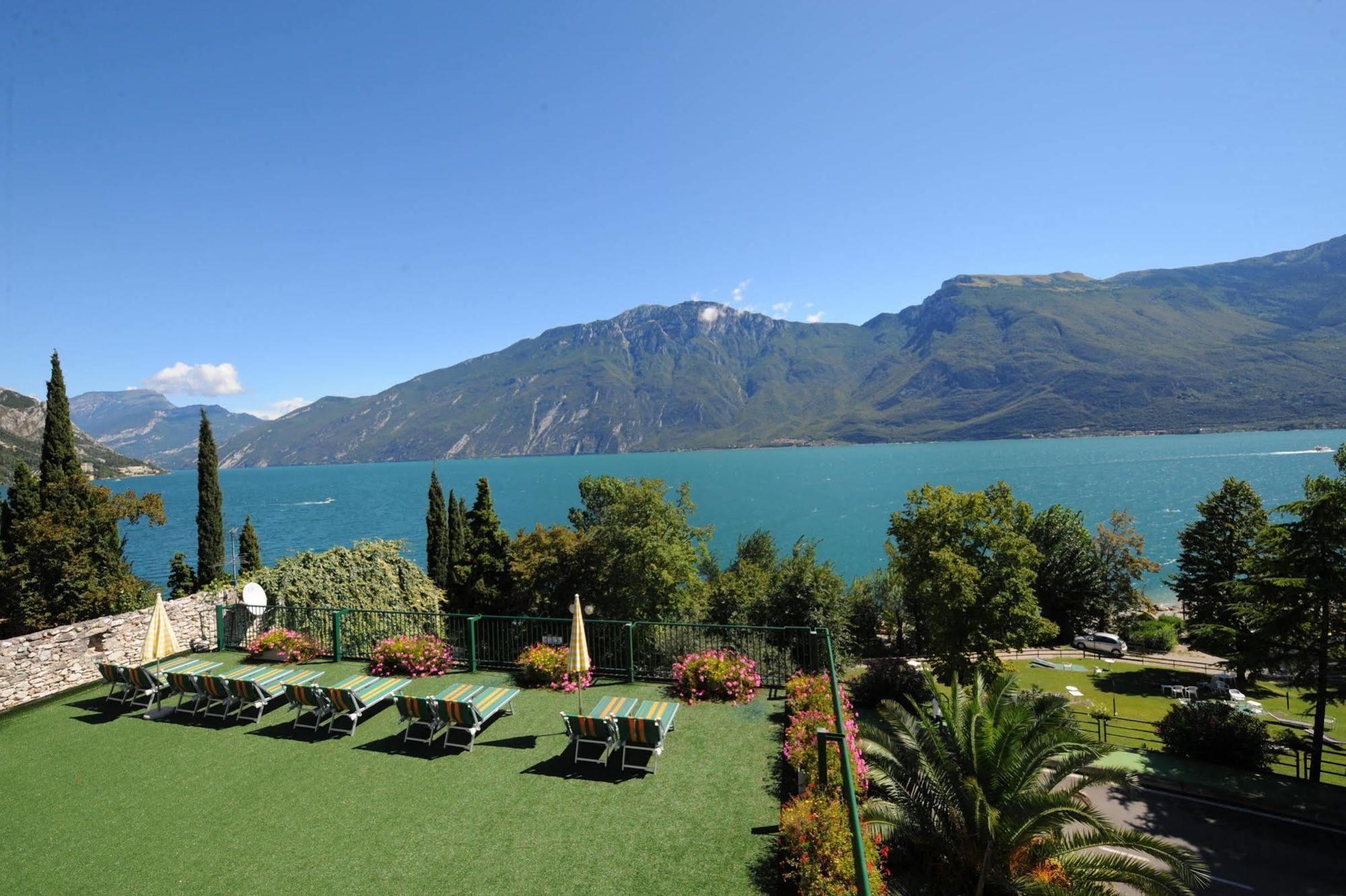 Hotel Alexander Limone sul Garda Exterior foto